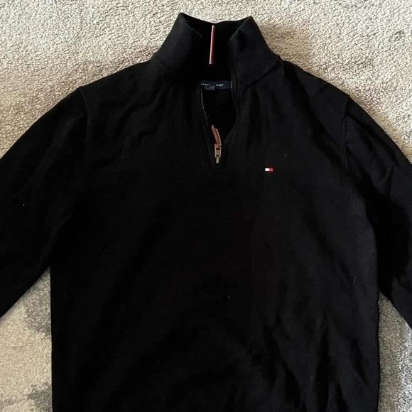 Tommy Hilfiger 1/4 Zip Sweater - Picture 1 of 4